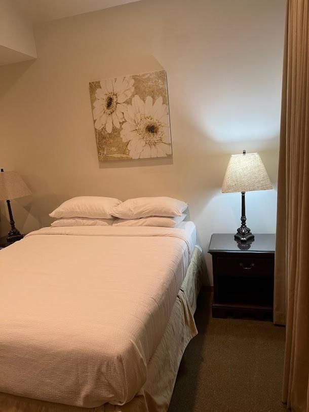 Sutton Inn Elkton Bagian luar foto