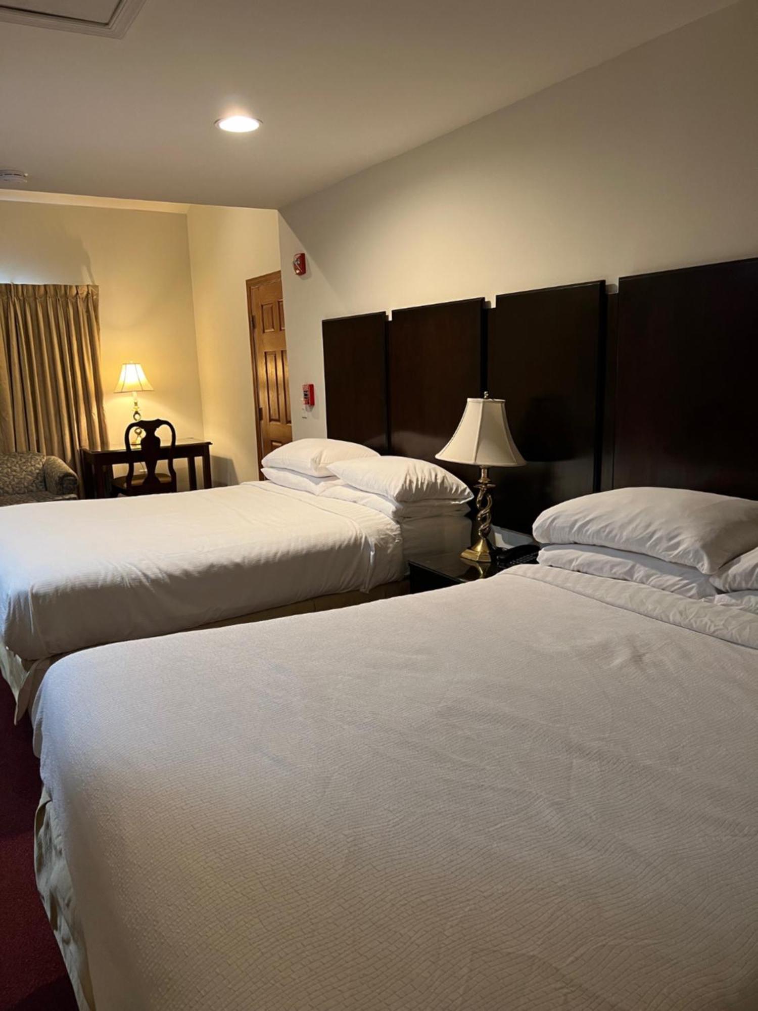 Sutton Inn Elkton Bagian luar foto