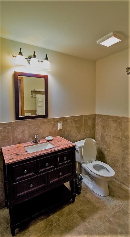 Sutton Inn Elkton Bagian luar foto