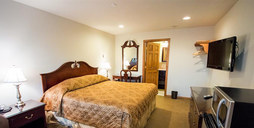 Sutton Inn Elkton Bagian luar foto