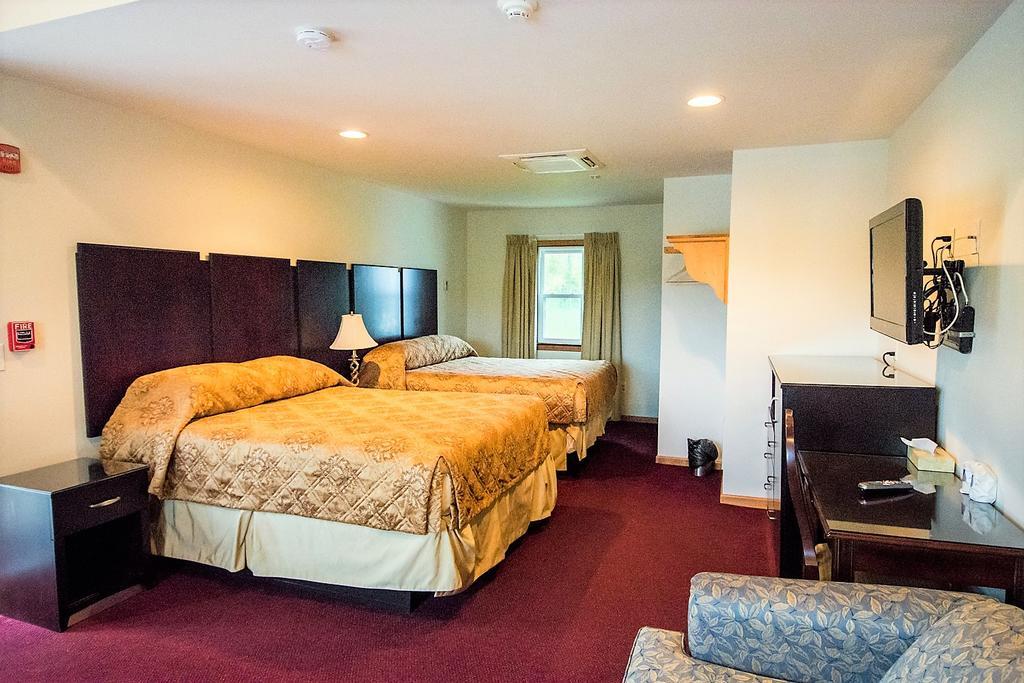 Sutton Inn Elkton Bagian luar foto