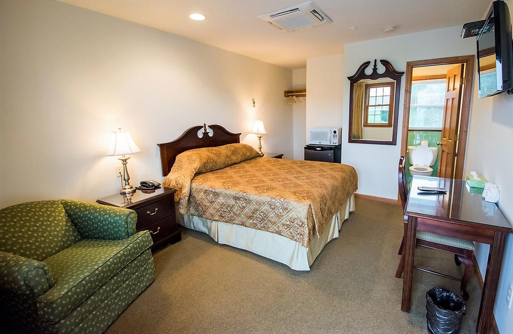 Sutton Inn Elkton Bagian luar foto
