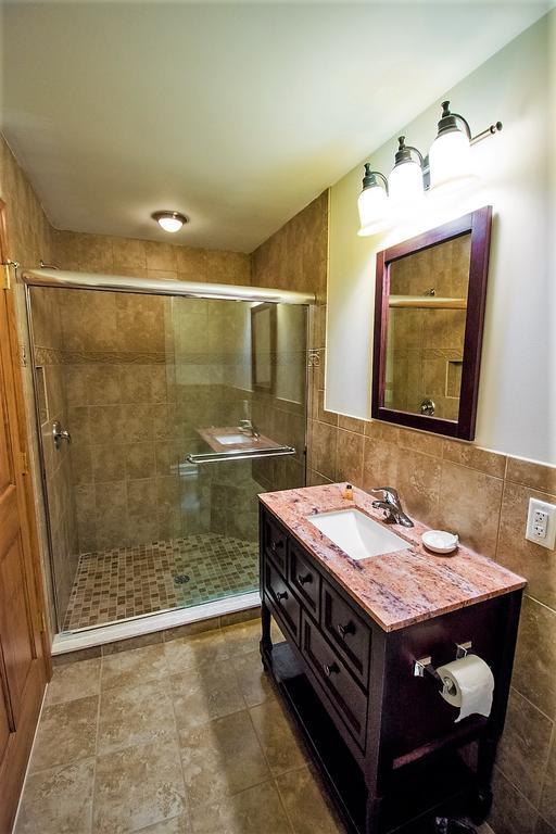 Sutton Inn Elkton Bagian luar foto